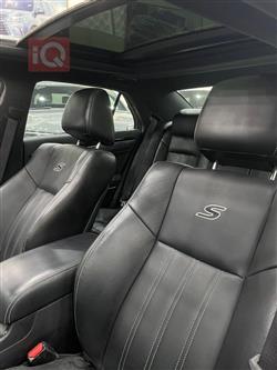 کرایسلەر 300